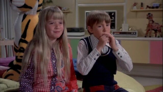 File:Escape-to-witch-mountain-disneyscreencaps.com-3055.jpg