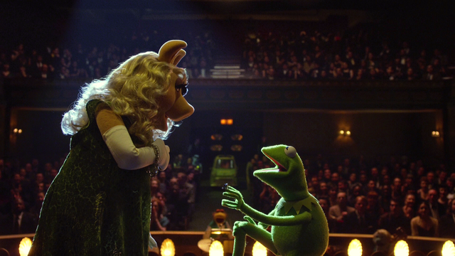 File:MuppetsMostWanted-Constantine-Piggy-Proposal.png