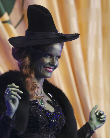 File:OUAT S5 16 45.jpg