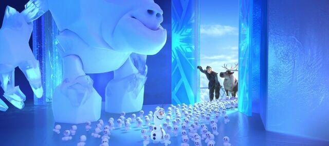File:Kristoff-snowgies-frozen-fever.jpg