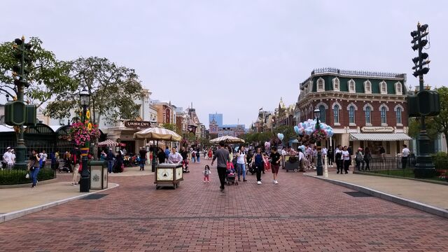 File:Main Street USA of Hong Kong Disneyland.jpg
