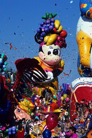 File:Disney-Parade-Pary-Gras-1.jpg