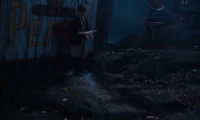 File:James-giant-peach-disneyscreencaps com-2079.jpg