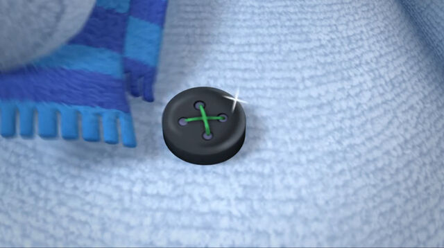 File:Chilly's button close up.jpg