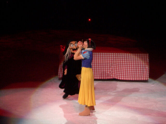 File:2009oniceapple.jpg