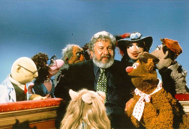 File:Ustinov01.jpg