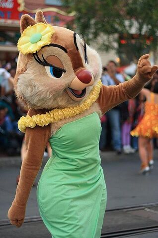 File:Clarice Disneyland.jpg
