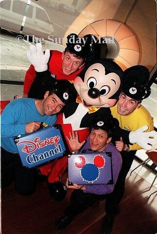 File:TheWigglesandMickeyMouse5.jpg