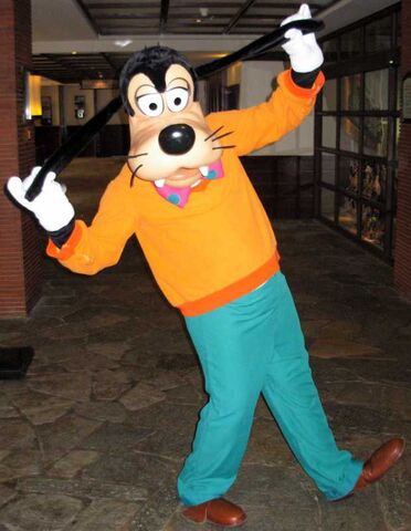 File:GoofyAtDisneyParks.jpg