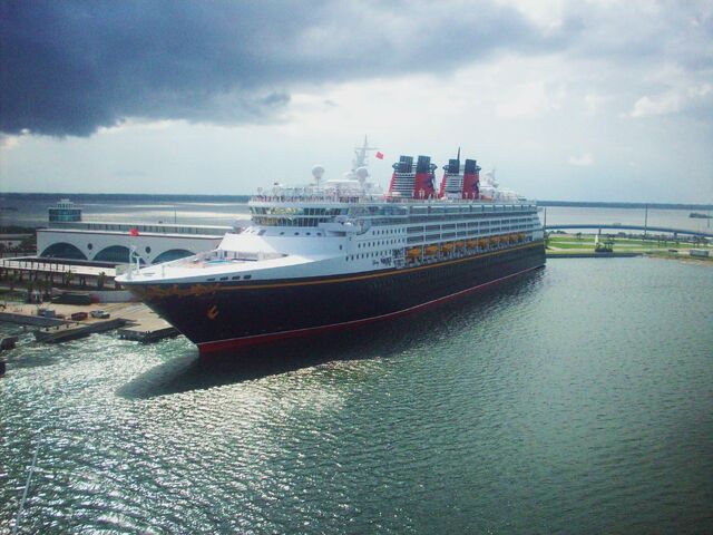 File:Disney Wonder 2008.jpg