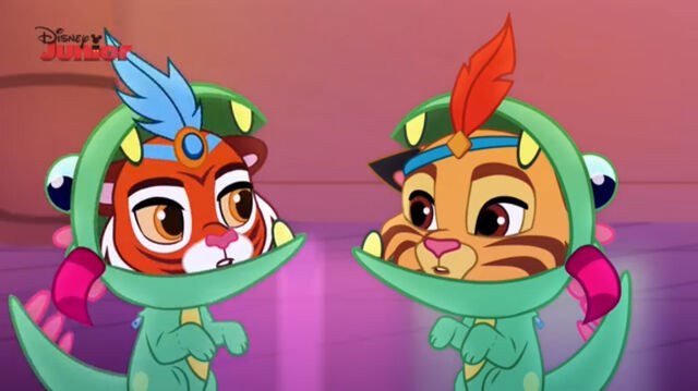 File:Sultan and pounce.jpg