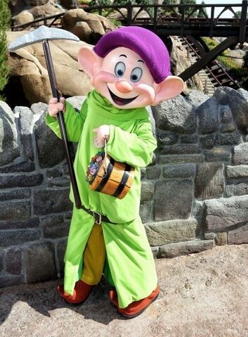 File:Dopey SevenDwarfsMineTrain.jpg