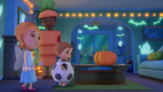 File:Doc-McStuffins-Season-1-Episode-23-Boo-Hoo-to-You--It-s-Glow-Time.jpg