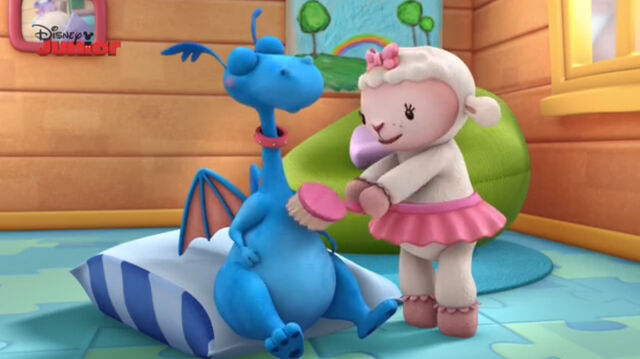 File:Lambie scrumbs stuffy's tummy.jpg