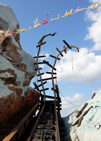 File:Expedition Everest cracked railways.jpg
