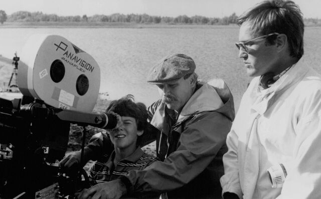 File:Still-of-joey-cramer-and-randal-kleiser-in-flight-of-the-navigator-large-picture.jpg