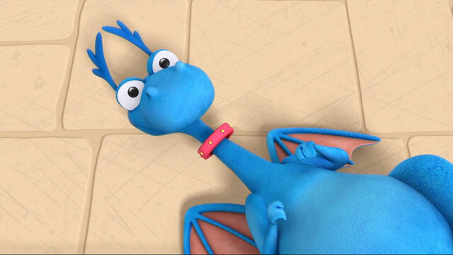 File:Stuffy on the ground.jpg