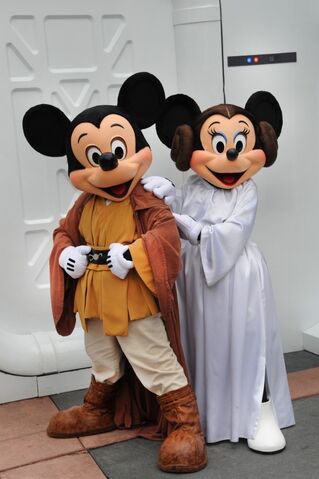 File:Star-Wars-Weekends-06-533x800.jpg