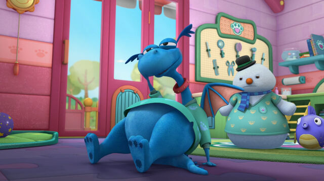 File:Stuffy on the floor2.jpg