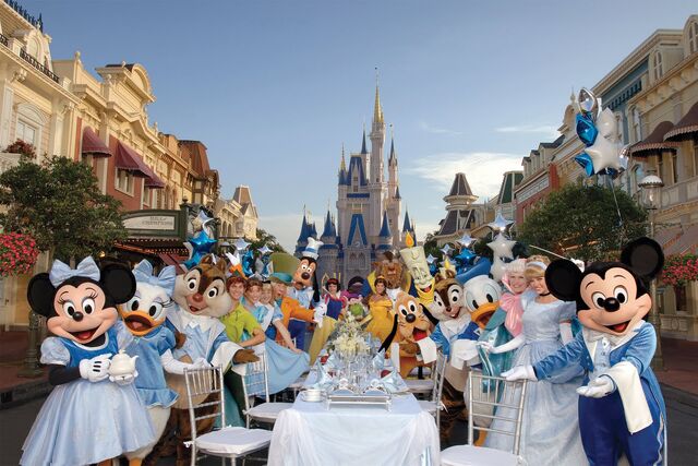 File:DWcharacterbreakfasthr.jpg