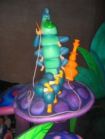 File:Caterpillar dark ride 640.jpg