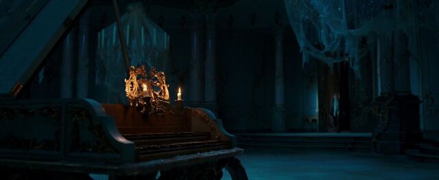 File:Beauty-beast17-disneyscreencaps.com-2610.jpg