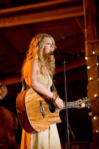 File:Xtaylorswiftinhannahmontanathemovie jpg.jpg
