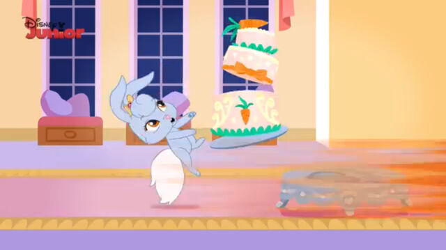 File:Cake-tillion-006.jpg
