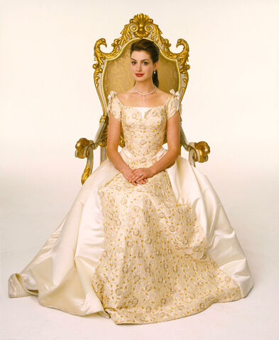 File:Annehathaway2.jpg