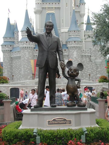 File:MickeyStatue.jpg