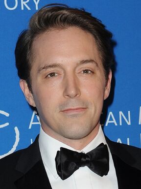 File:Beck Bennett.jpg