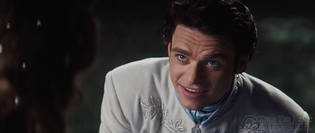 File:Cinderella-movie-2015-screenshot-prince-charming-kit-richard-madden-8.jpg