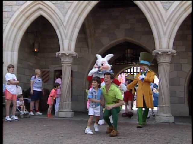 File:PeterPaninDisneylandFun.jpg