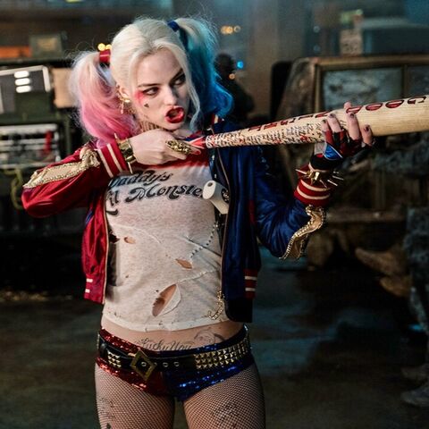 File:Harley Quinn with Bat.jpg