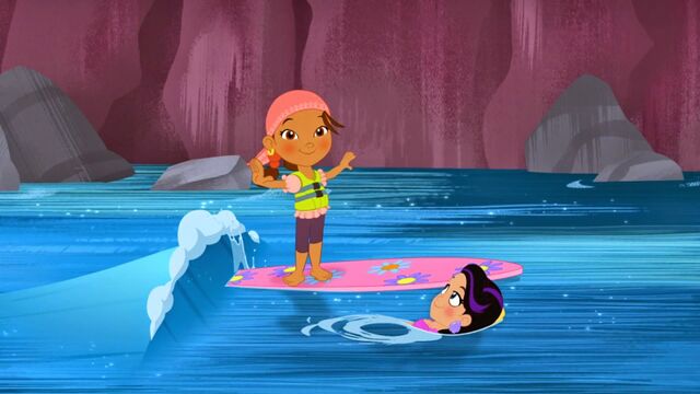 File:Izzy& Marina-Surfin' Turf06.jpg
