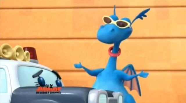 File:Stuffy and officer pete.jpg