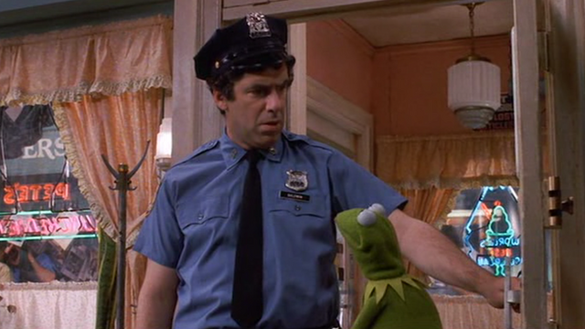 File:Elliottgouldcop.png