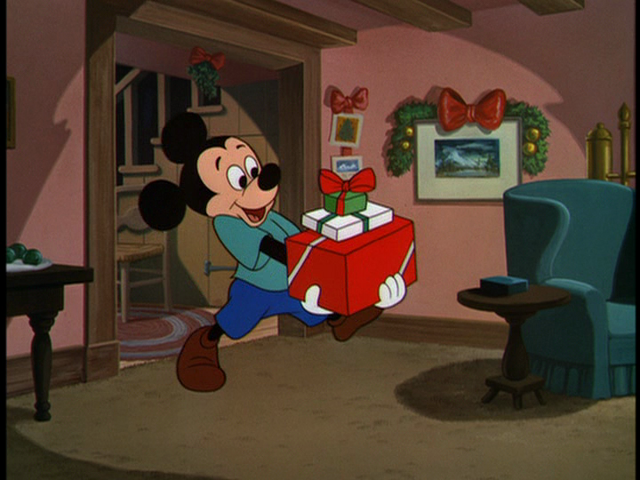 File:Mickey with Christmas presents.png