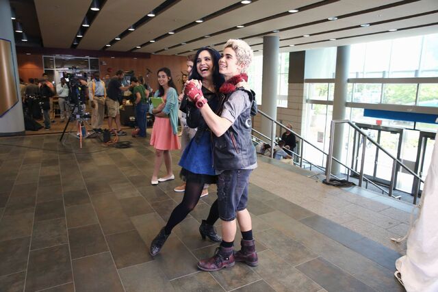 File:Set of Descendants 7.jpg