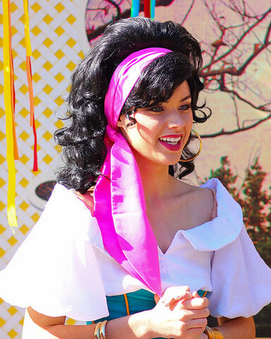File:Esmeralda Disneyland Cloe Up.jpg