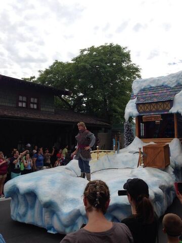 File:Kristoff Disney Park Float.jpg