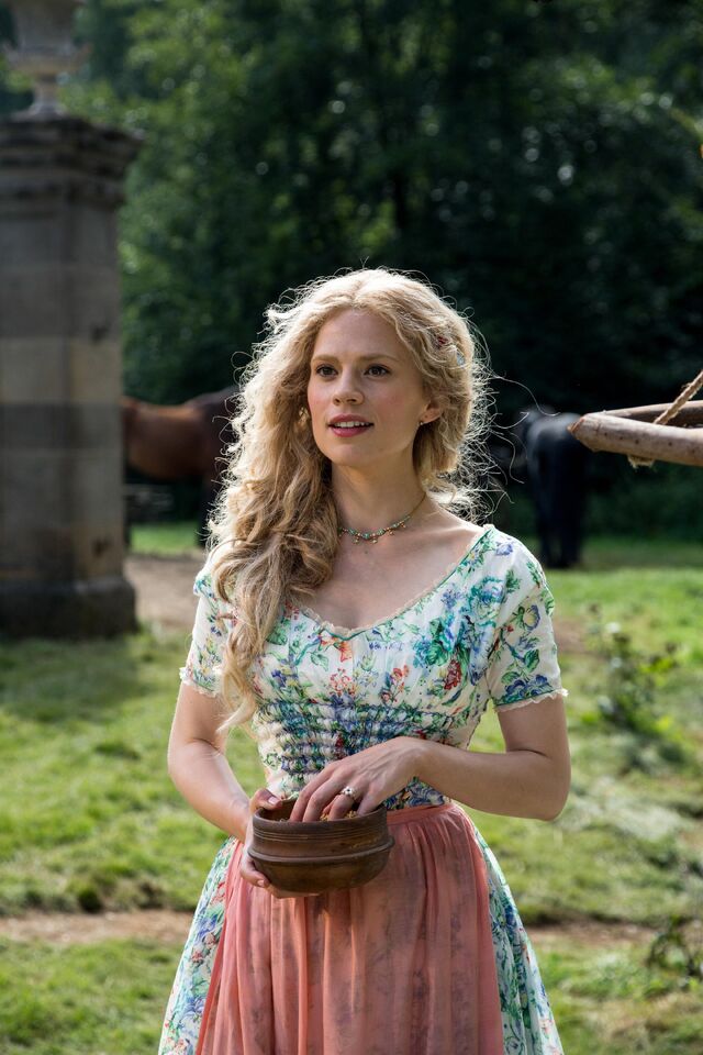File:Cinderella 2015 62.jpg