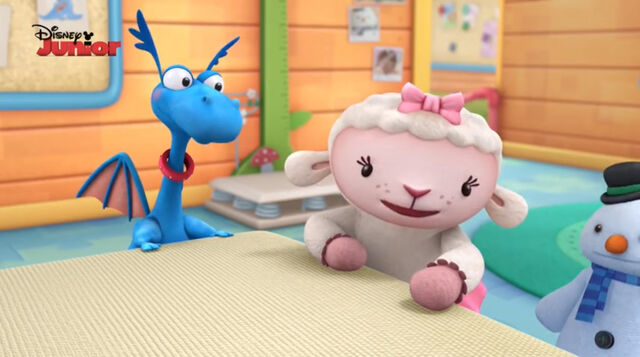 File:Lambie, stuffy and chilly.jpg