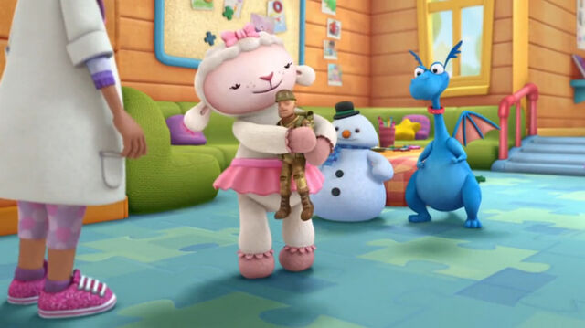 File:Lambie hugging army al.jpg