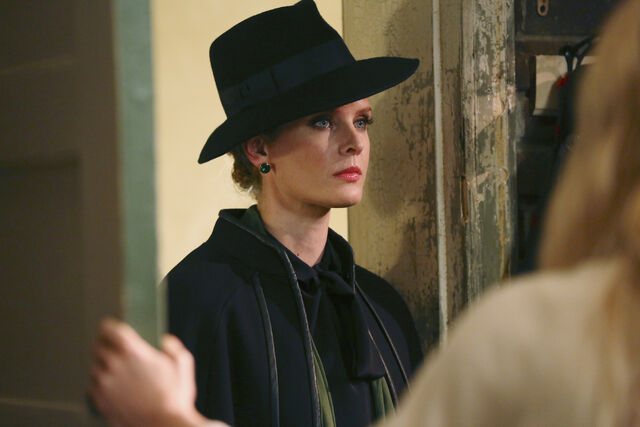 File:OUAT S5 16 65.jpg