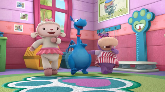 File:Lambie, stuffy and hallie2.jpg