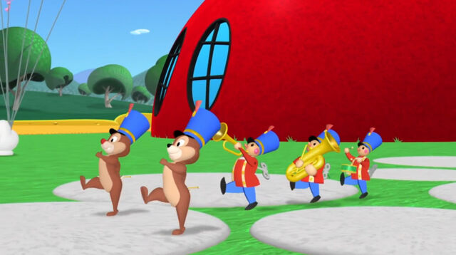 File:Mickey's little parade song-002.jpg