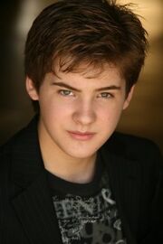 Pretty-little-liars-arias-younger-brother-mike-1-
