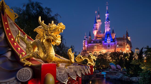 Tập tin:Shanghai Disney slider .jpg