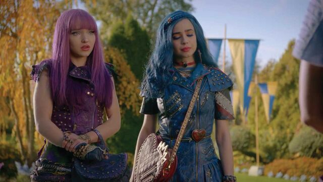 File:Descendants-2-30.jpg